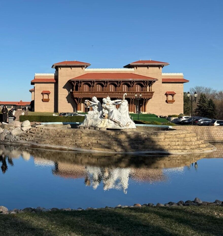 Visit a divine masterpiece at BAPS Bartlett 2